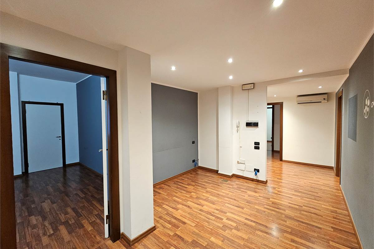 Splendido ufficio con due terrazzi e vista lago - Como