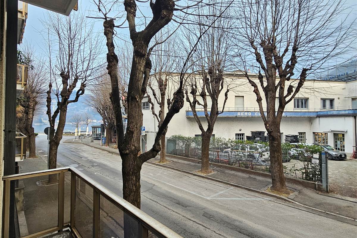 Splendido quadrilocale con terrazzi e vista lago - Como