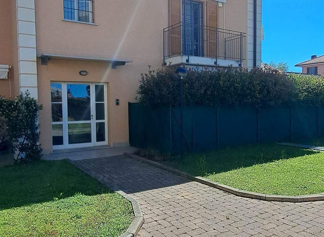 3 locali con giardino
