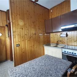 Sagnino centro vendesi trilocale da ammodernare