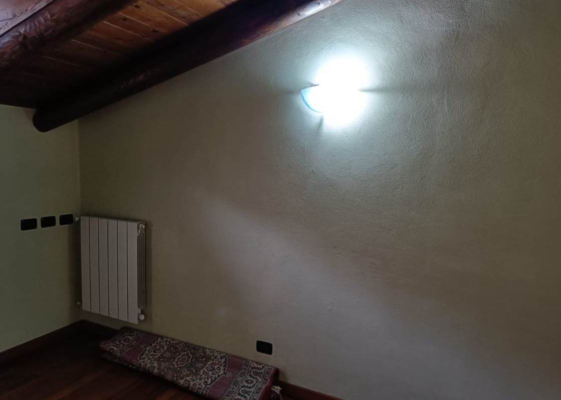 QUADRILOCALE CON DOPPI SERVIZI E BOX
