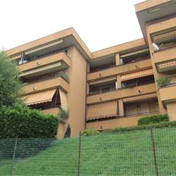 QUADRILOCALE CON DOPPI SERVIZI E BOX