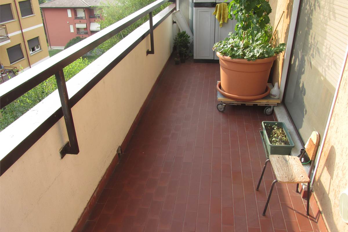 QUADRILOCALE CON DOPPI SERVIZI E BOX