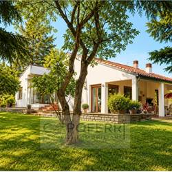 VILLA INDIPENDENTE CON AMPIO GIARDINO PANORAMICO