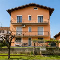 PERFETTO TRILOCALE IN BIFAMILIARE CON GIARDINO PRIVATO