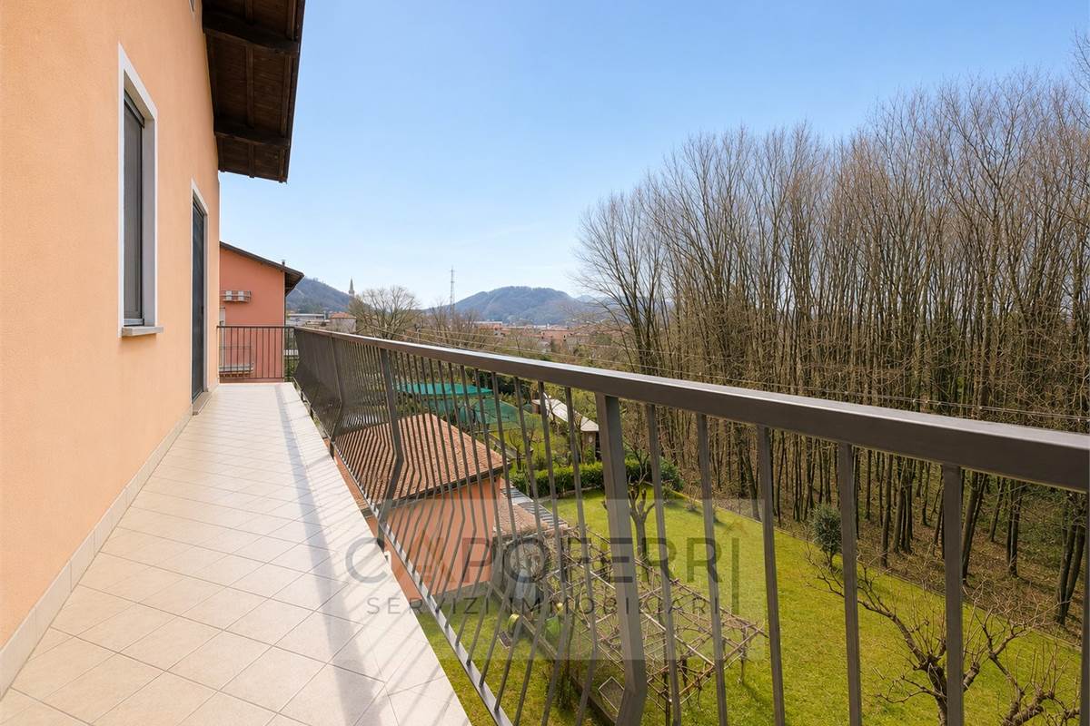 PERFETTO TRILOCALE IN BIFAMILIARE CON GIARDINO PRIVATO