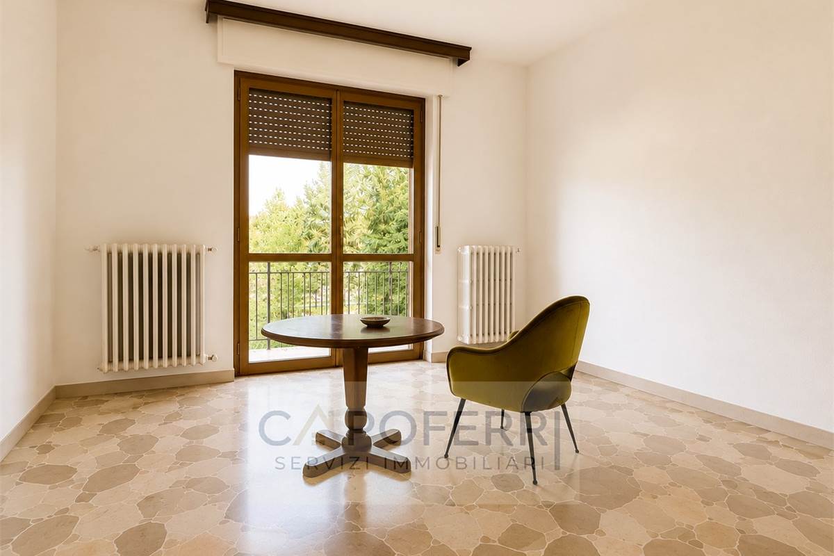 APPARTAMENTO TRILOCALE IN CASA SINGOLA