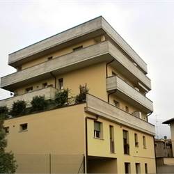 Rif. 3006 - Erba/3 locali
