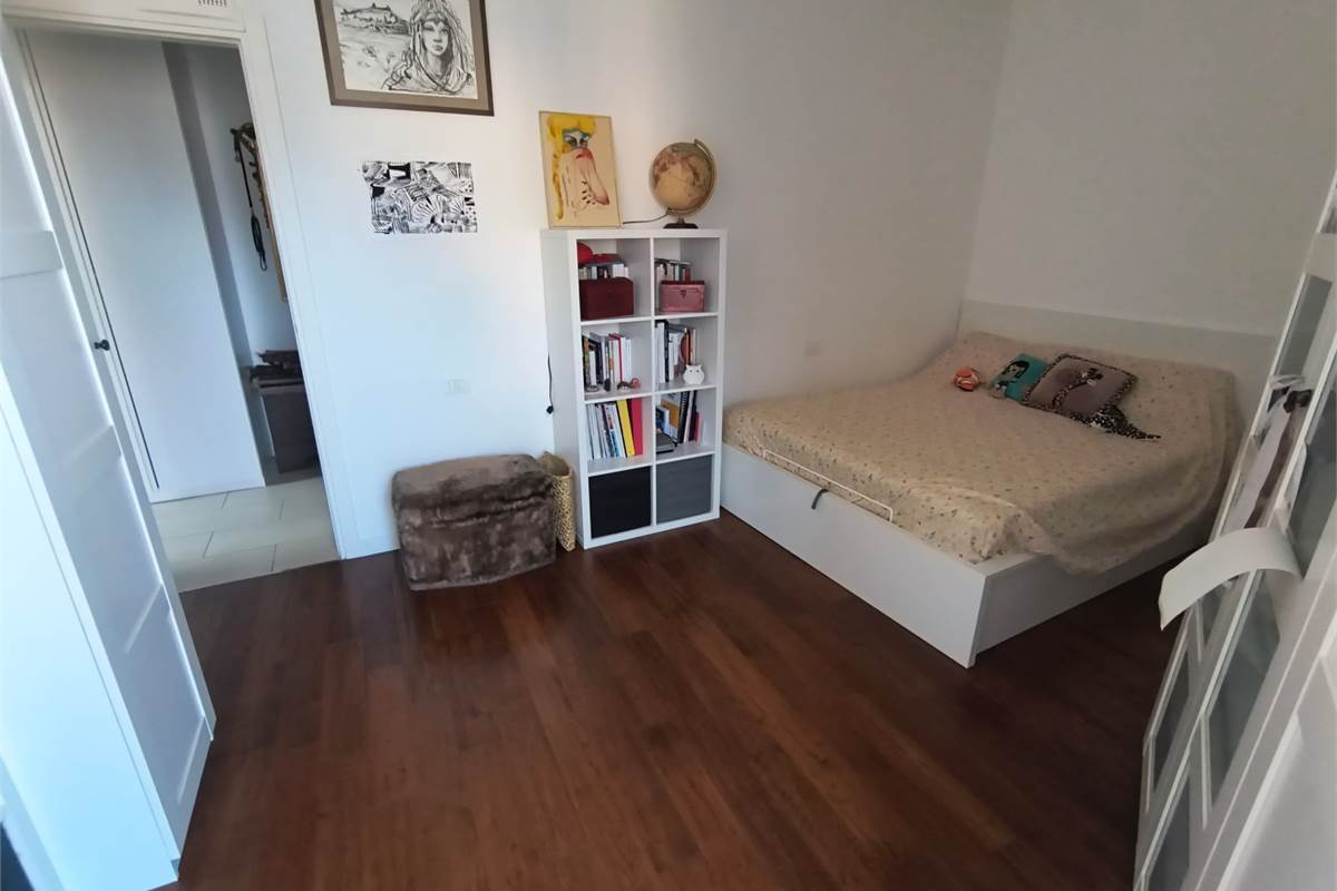 Libero piano alto con terrazzo