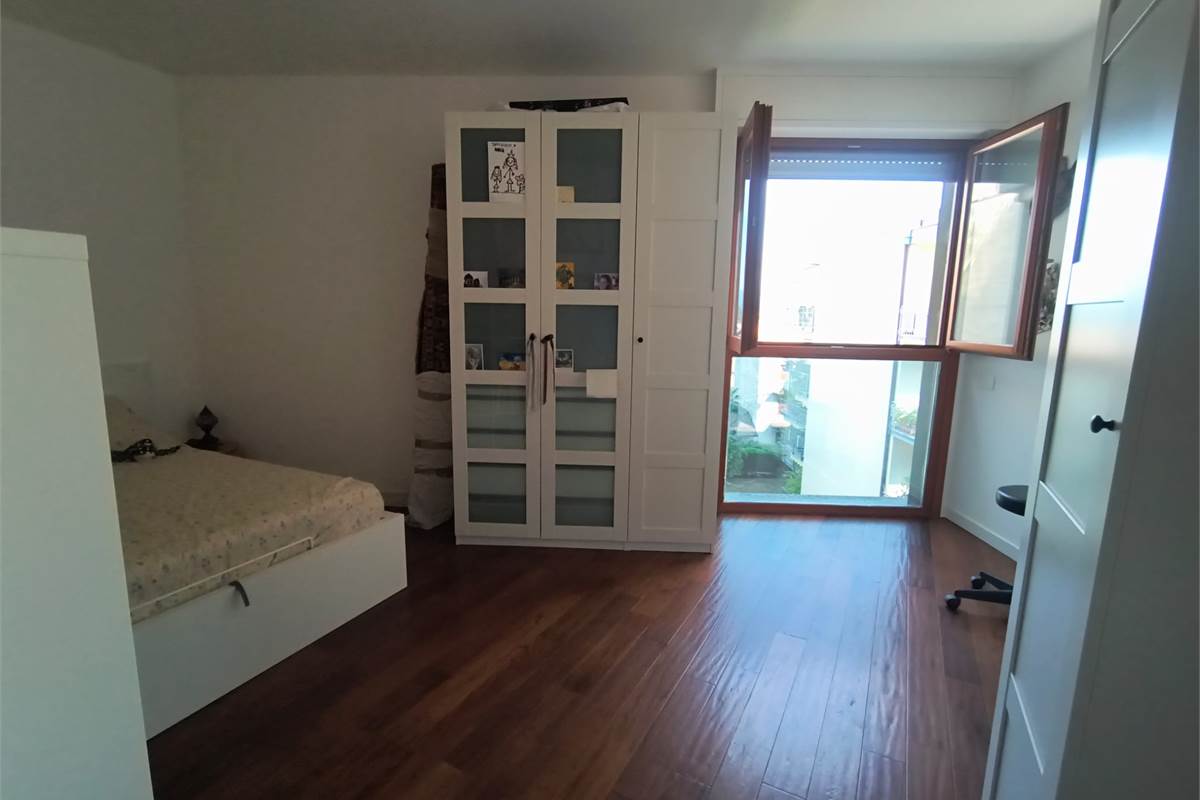 Libero piano alto con terrazzo
