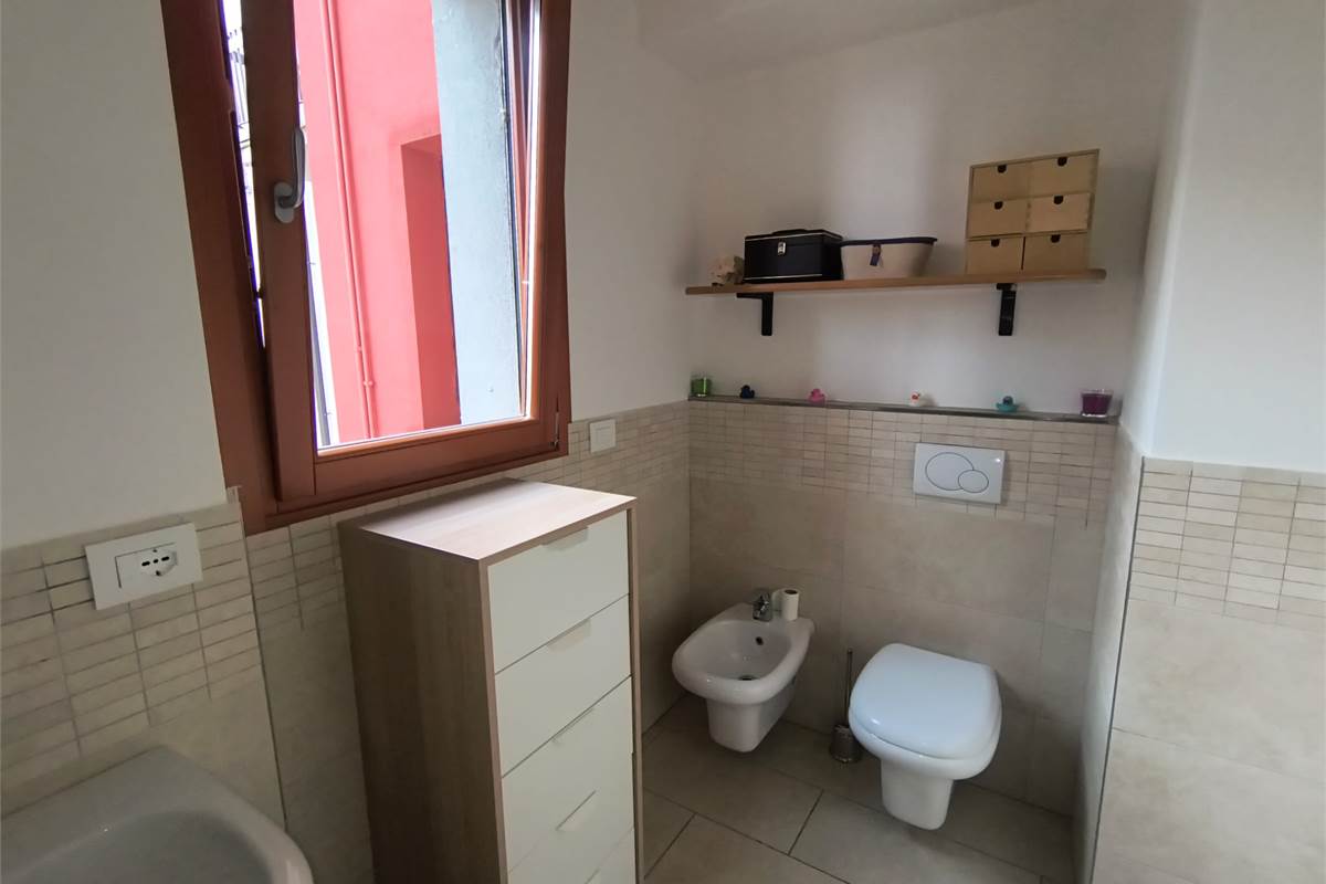 Libero piano alto con terrazzo