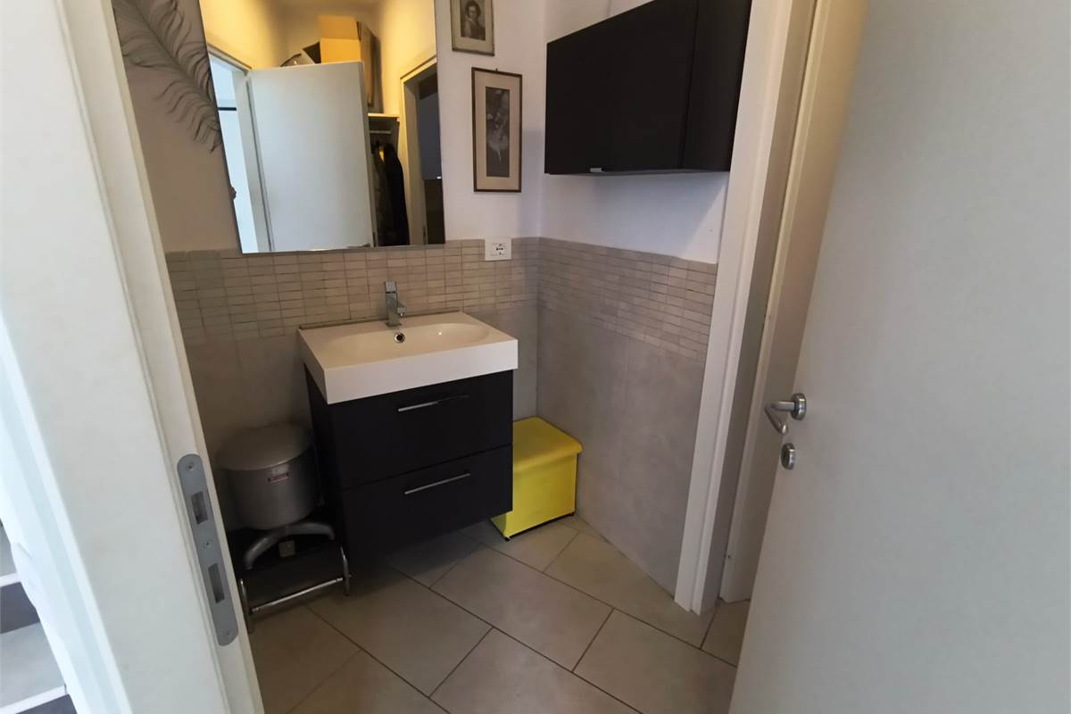 Libero piano alto con terrazzo