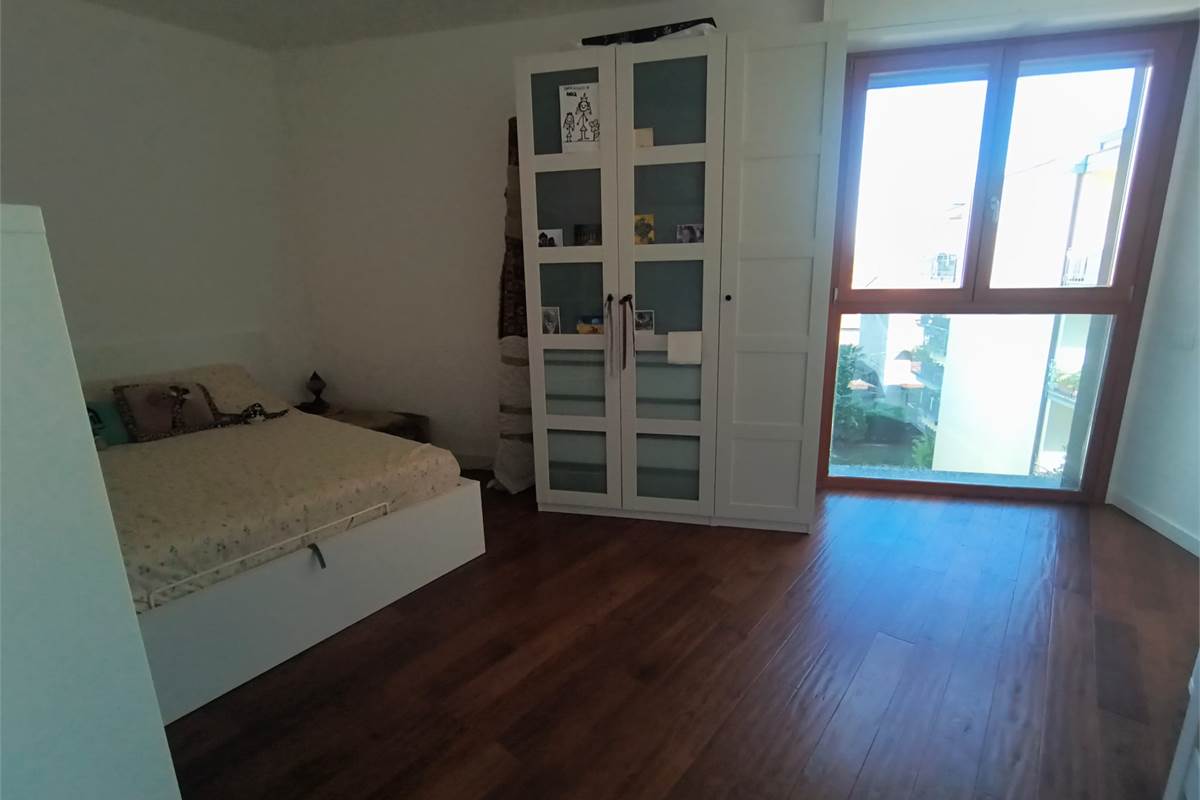 Libero piano alto con terrazzo