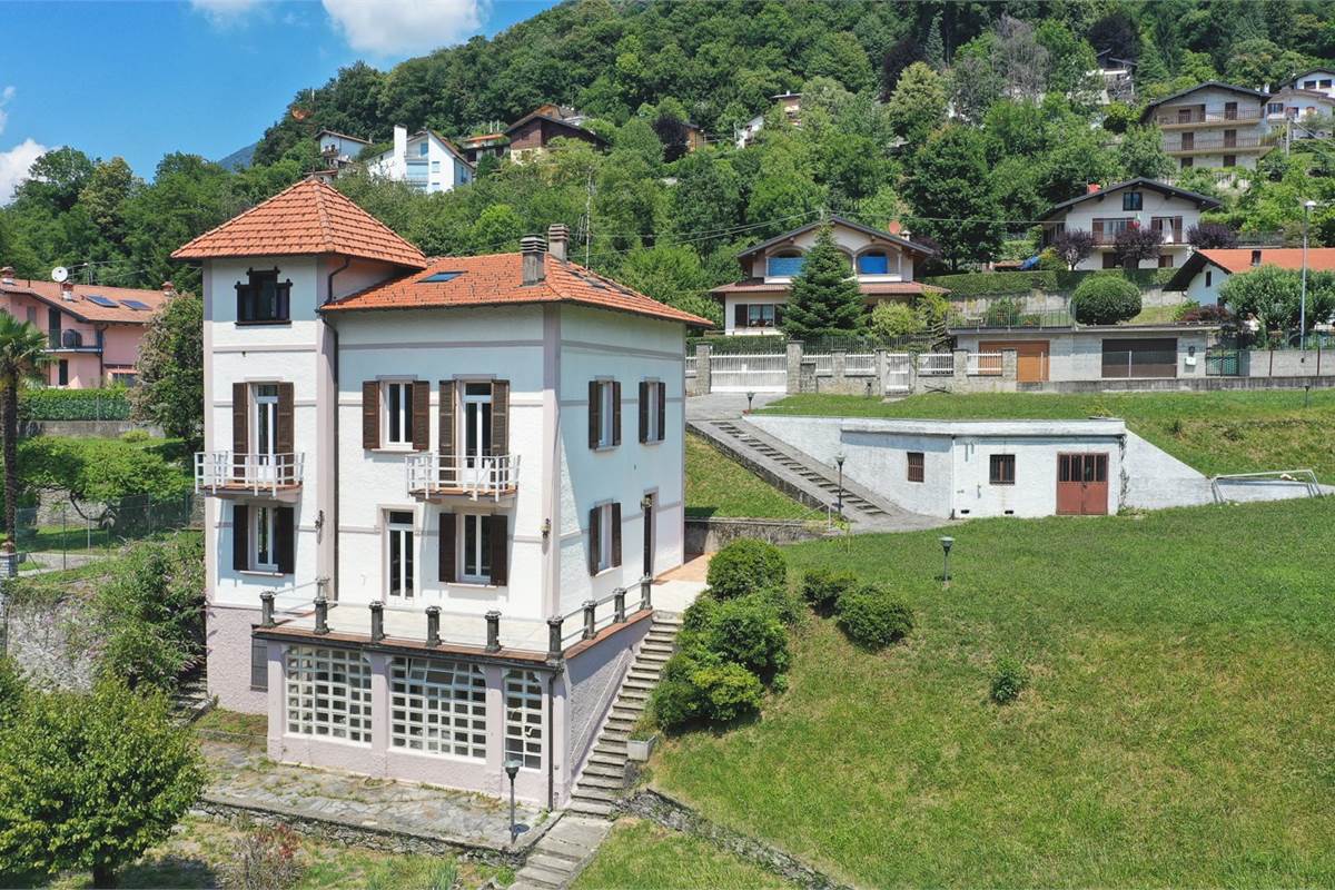 Villa storica sul lago di Como
