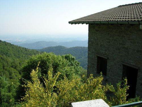 Baita arredata in vendita sul Monte Bisbino 