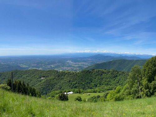 Baita arredata in vendita sul Monte Bisbino 