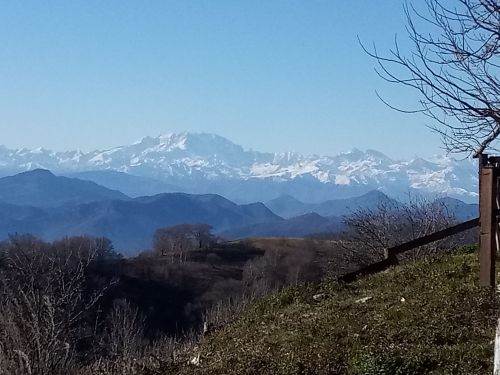 Baita arredata in vendita sul Monte Bisbino 