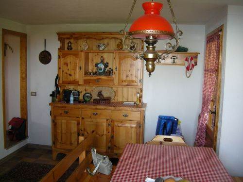 Baita arredata in vendita sul Monte Bisbino 