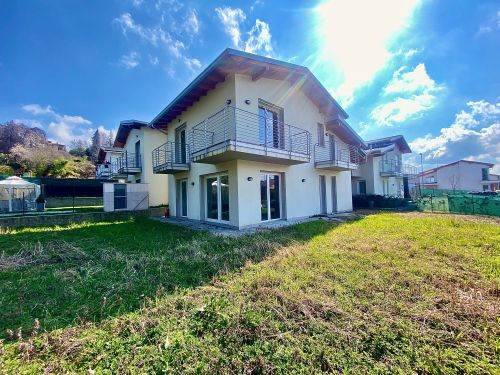 Villa nuova con giardino ad Appiano Gentile 