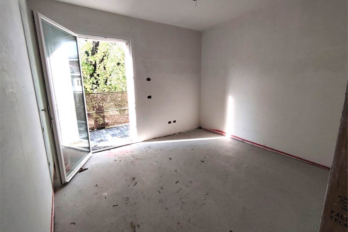 Villa Unifamiliare con ampio giardino e box doppio