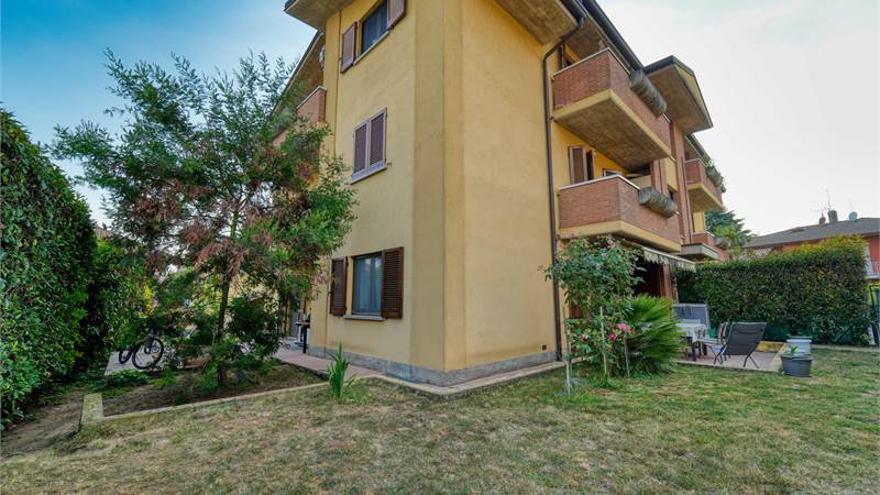 Trilocale al PT con giardino taverna e box