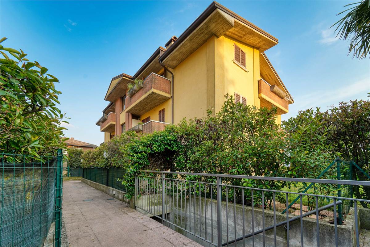 Trilocale al PT con giardino taverna e box