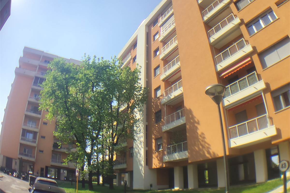 2 locali In Vendita a Opera