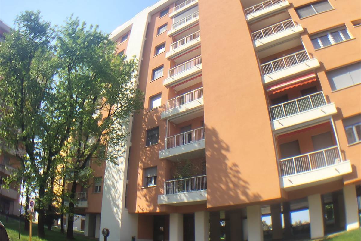 2 locali In Vendita a Opera