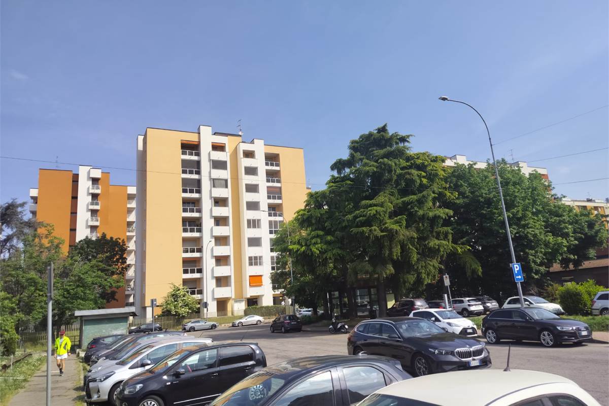 2 locali In Vendita a Opera