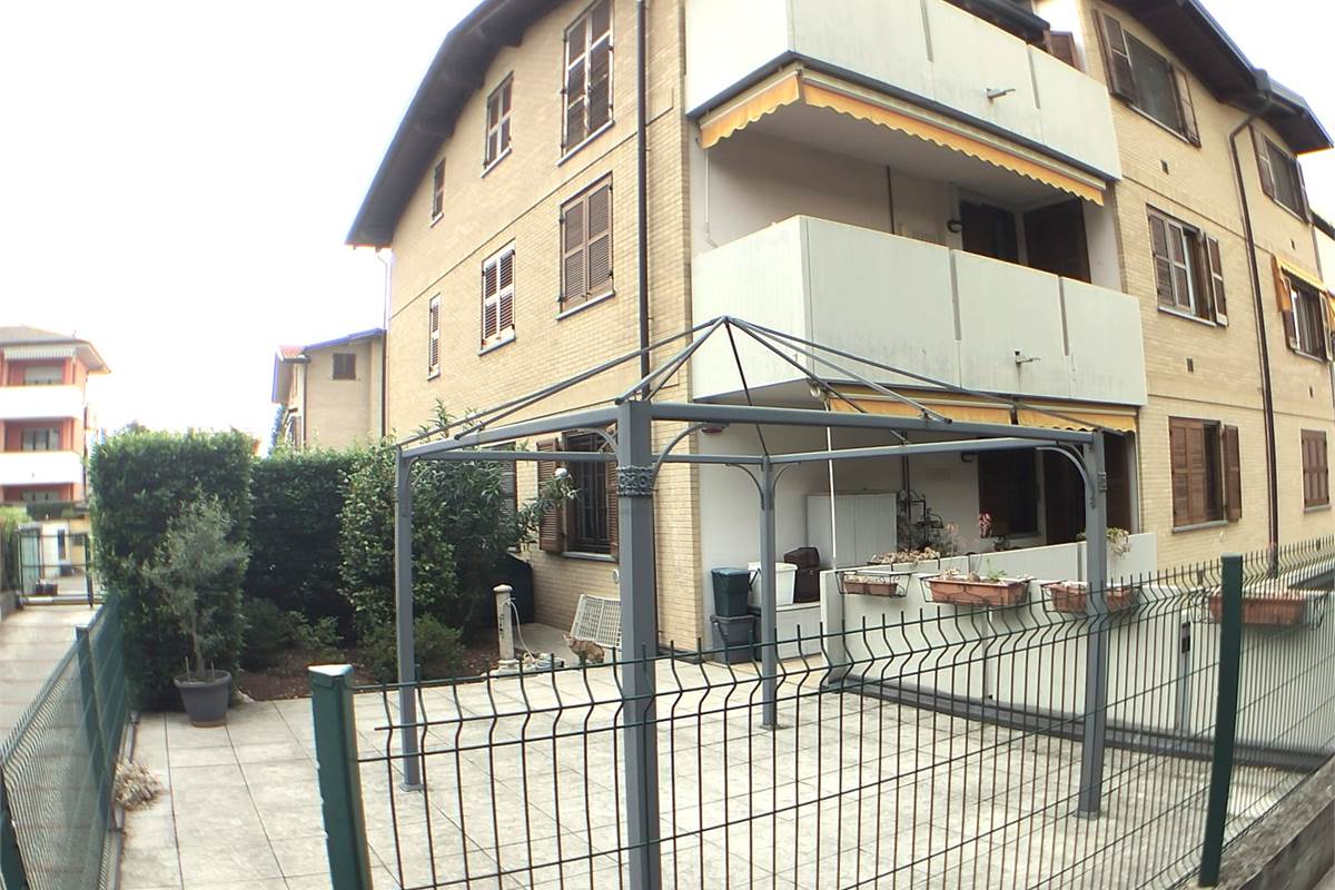 2 locali In Affitto a Rovellasca