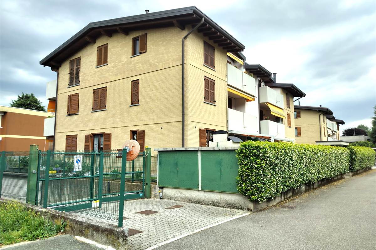 2 locali In Affitto a Rovellasca
