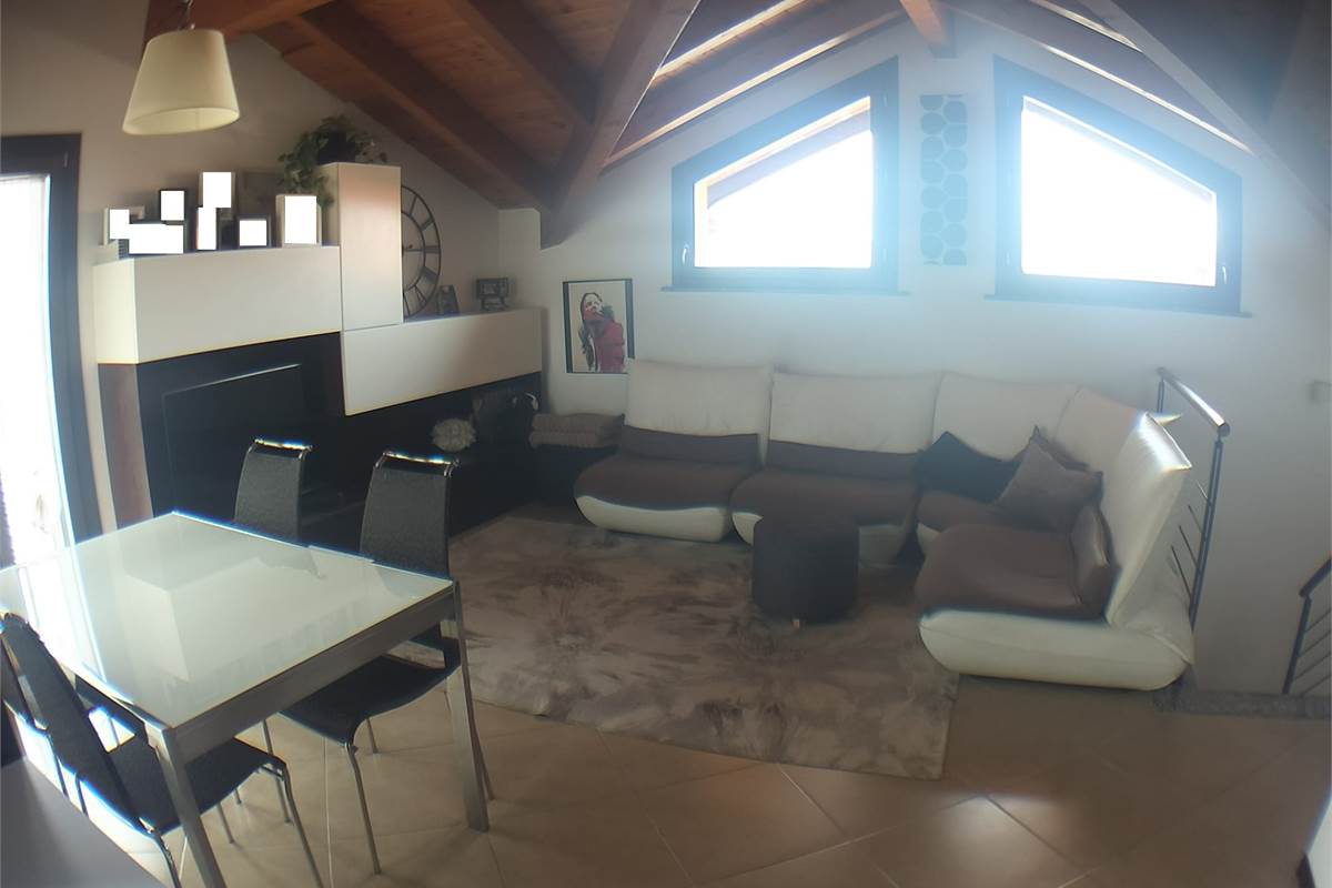 3 locali In Vendita a Rovellasca