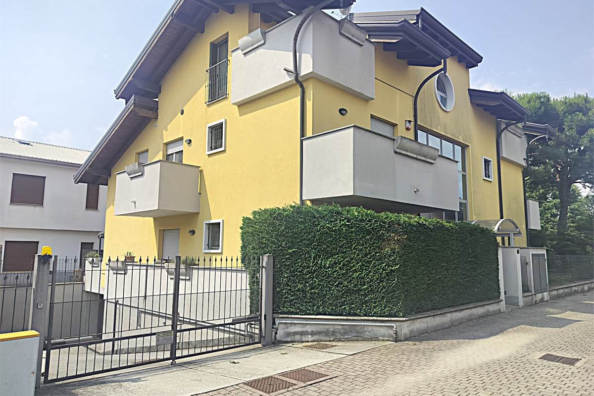 3 locali In Vendita a Rovellasca