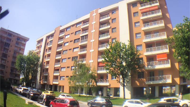 2 locali In Vendita a Opera