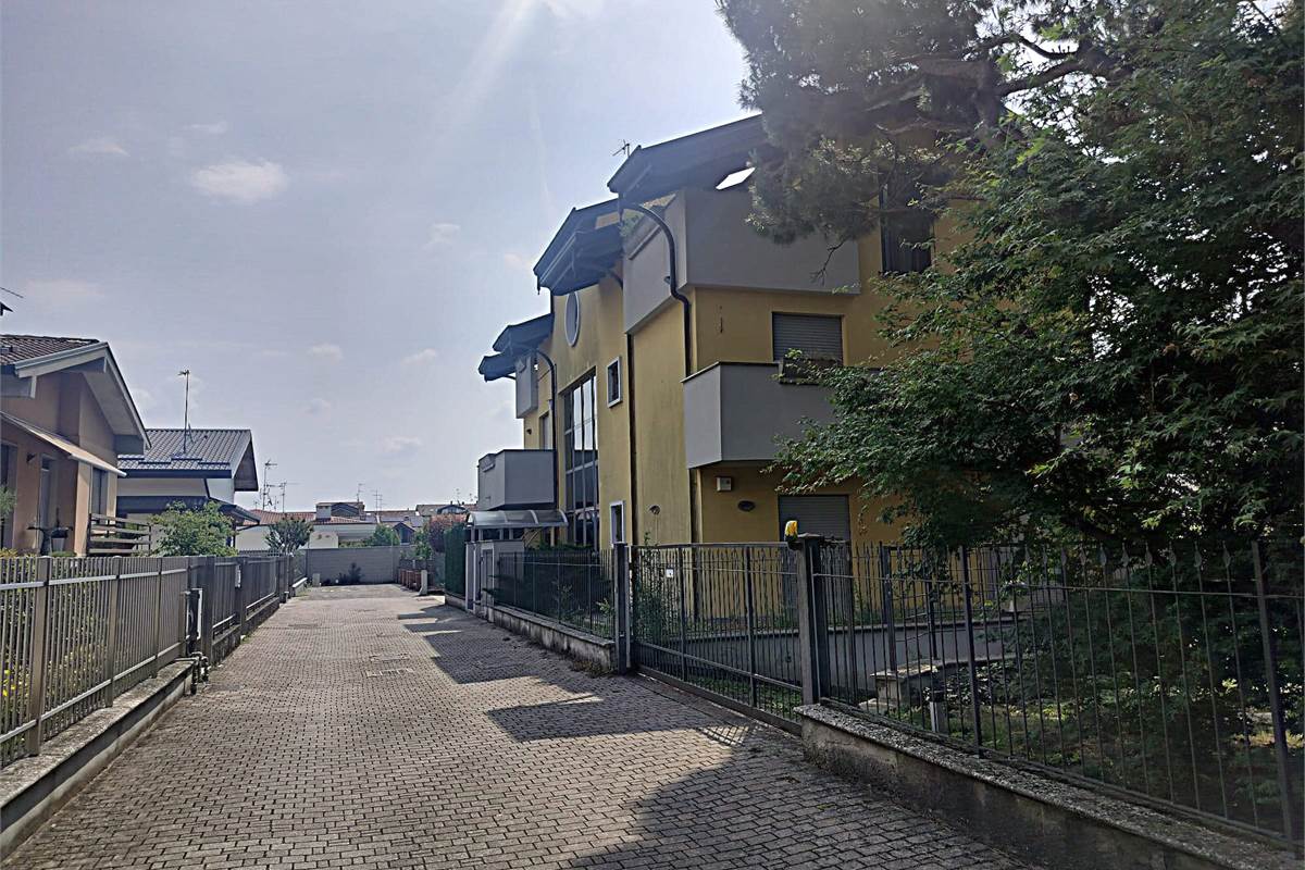 3 locali In Vendita a Rovellasca