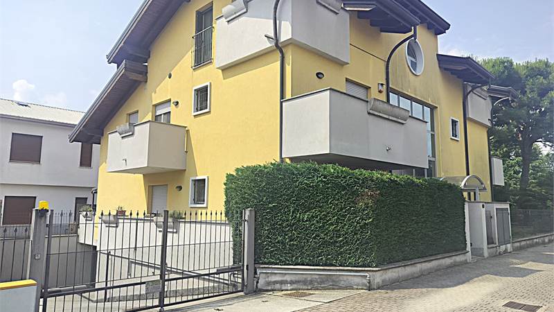 3 locali In Vendita a Rovellasca