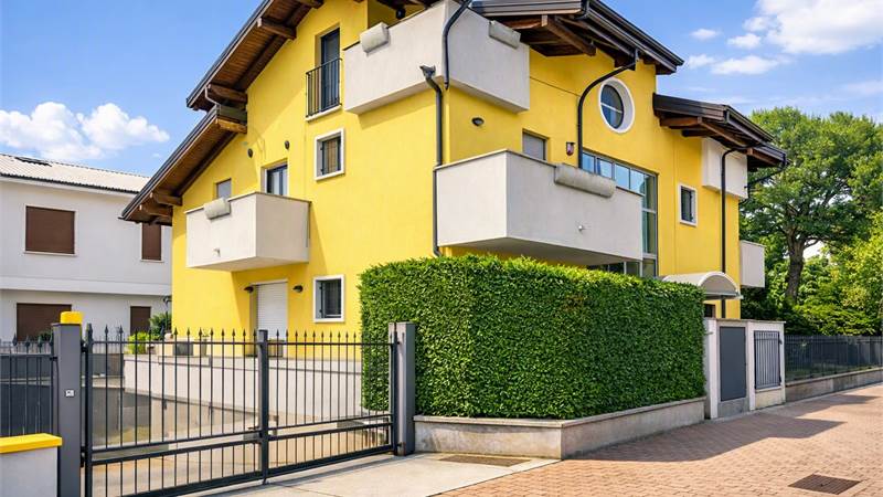 3 locali In Vendita a Rovellasca