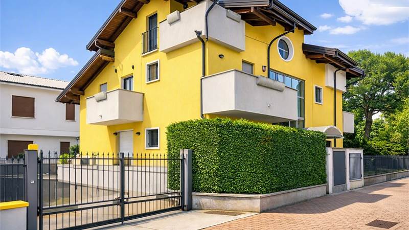 3 locali In Vendita a Rovellasca