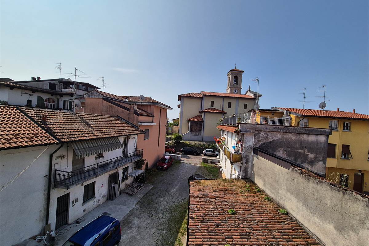 Ampio rustico terra-cielo con giardino