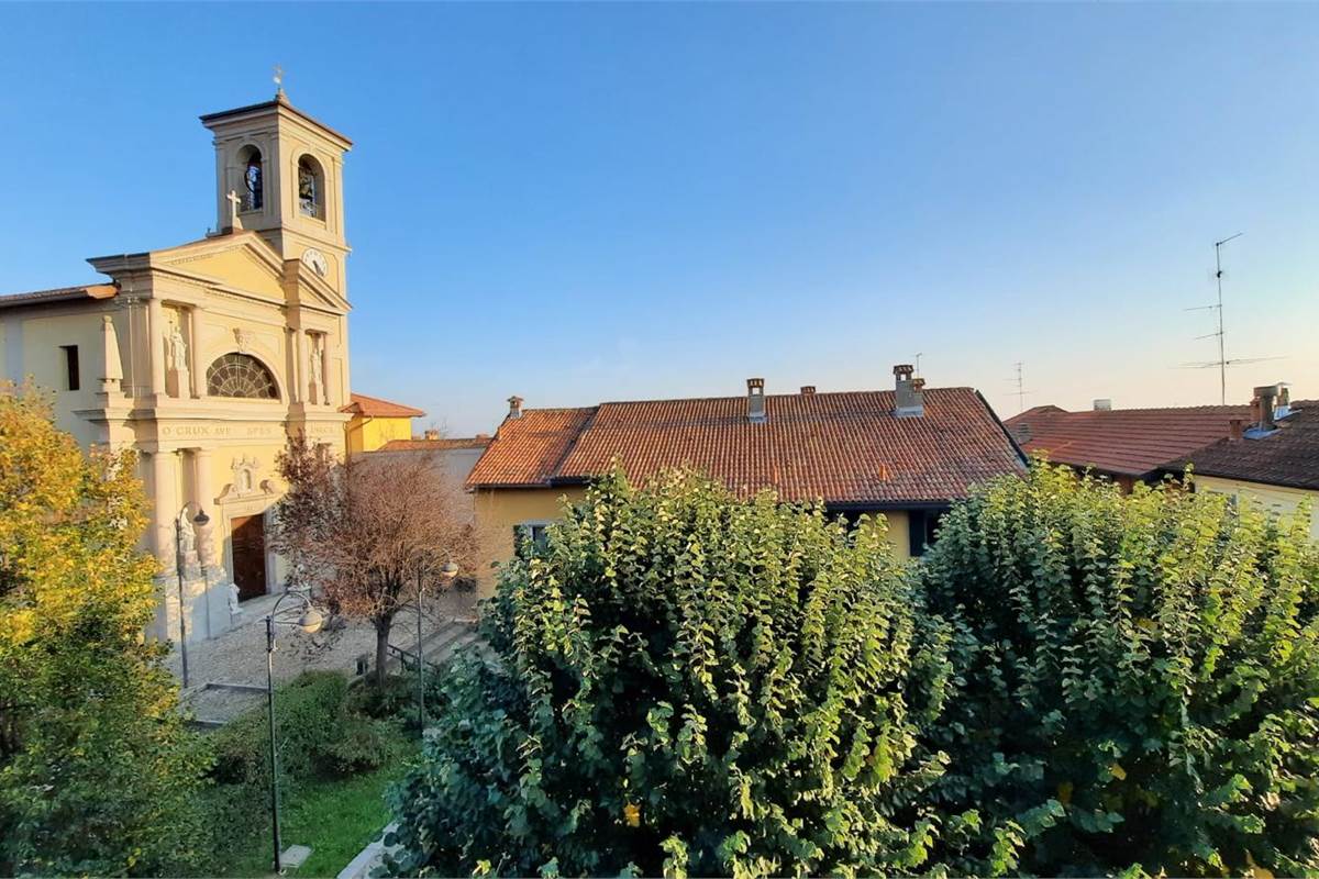 Ampio rustico terra-cielo con giardino
