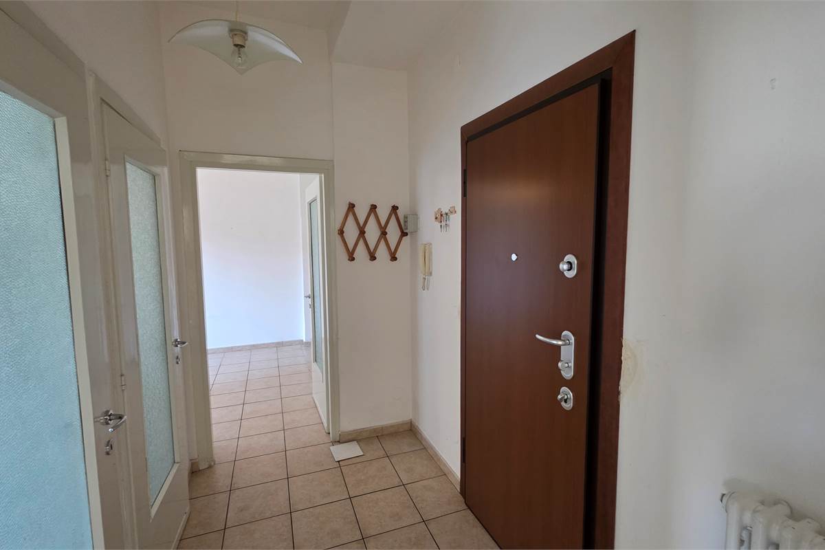 Bilocale in vendita con cantina a Lipomo 