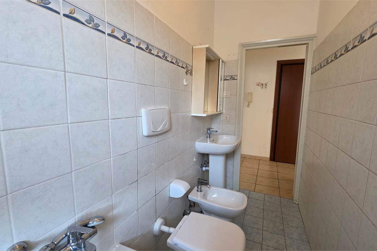 Bilocale in vendita con cantina a Lipomo 
