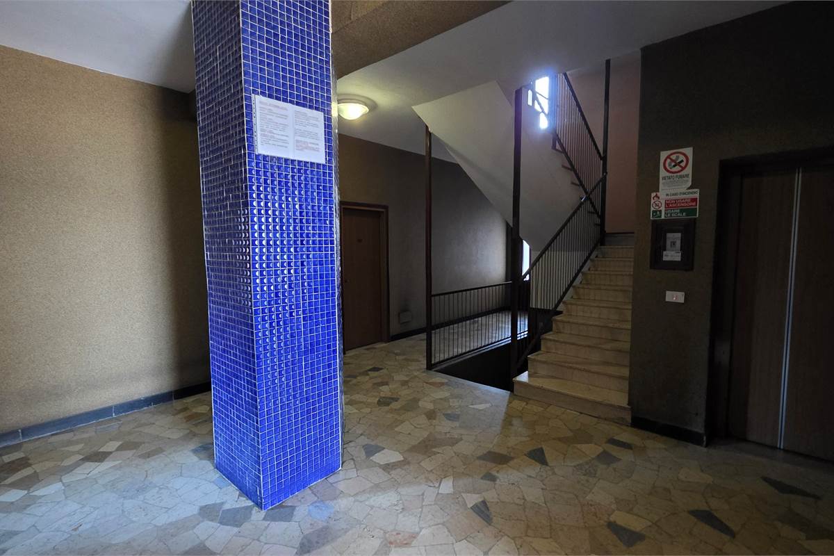 Bilocale in vendita con cantina a Lipomo 