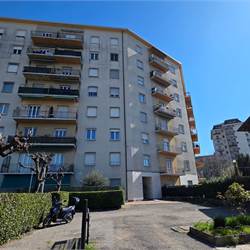 Bilocale in vendita con cantina a Lipomo 