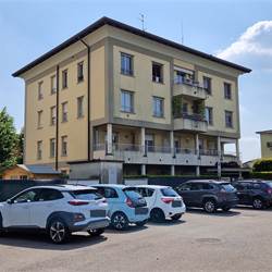 Luminoso appartamento su due livelli con grande terrazzo e box doppio