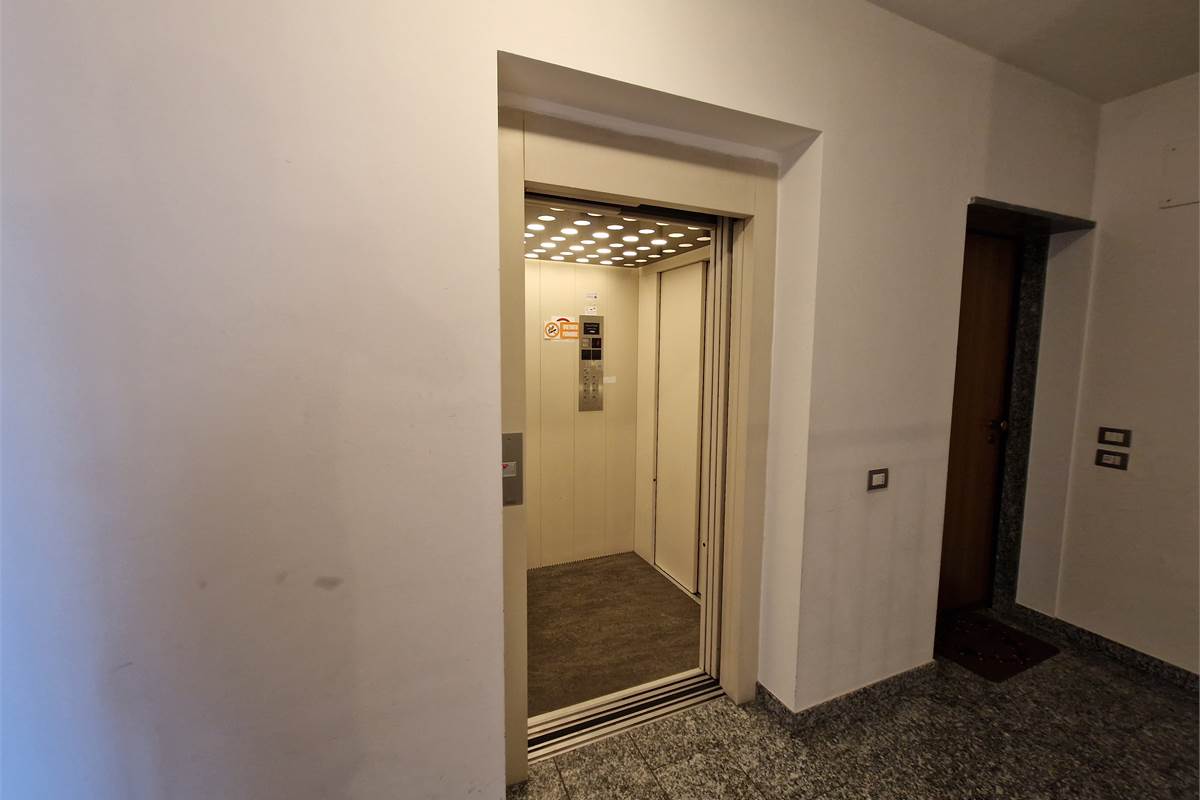 Luminoso appartamento su due livelli con grande terrazzo e box doppio