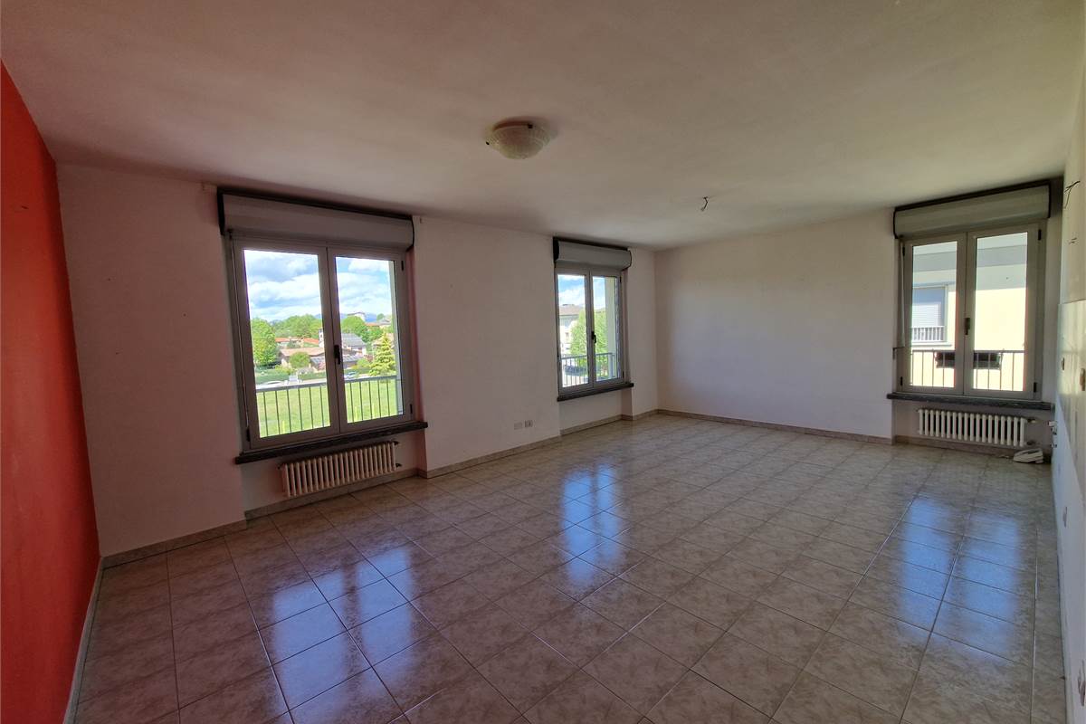 Luminoso appartamento su due livelli con grande terrazzo e box doppio