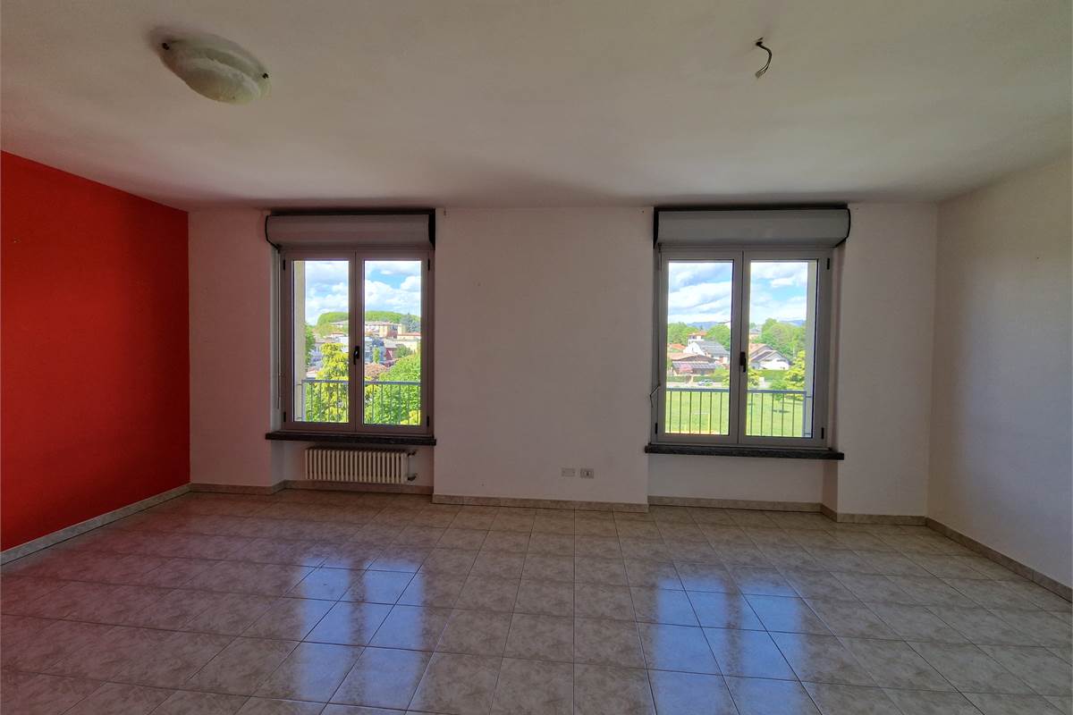 Luminoso appartamento su due livelli con grande terrazzo e box doppio