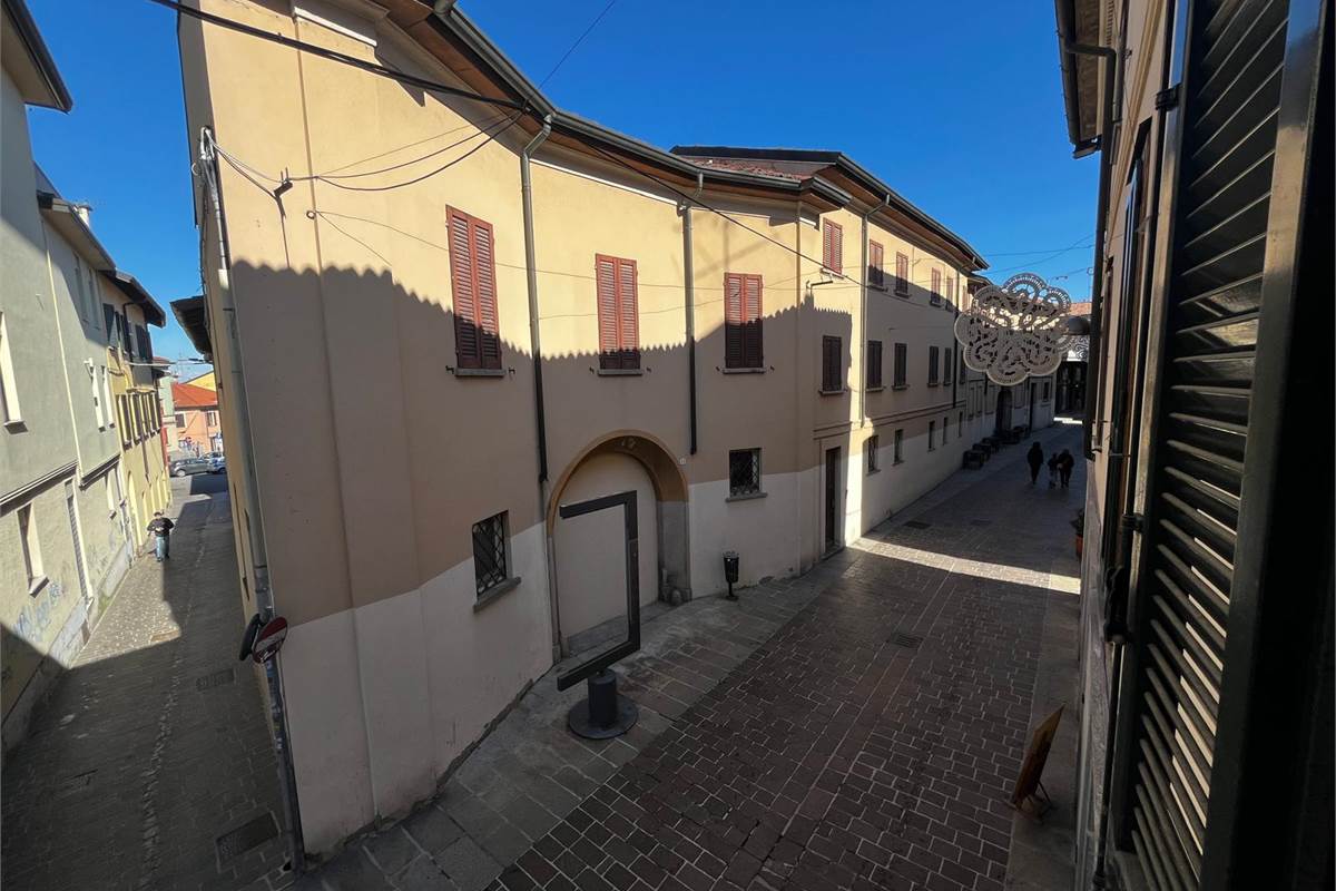 Centralissimo negozio in vendita