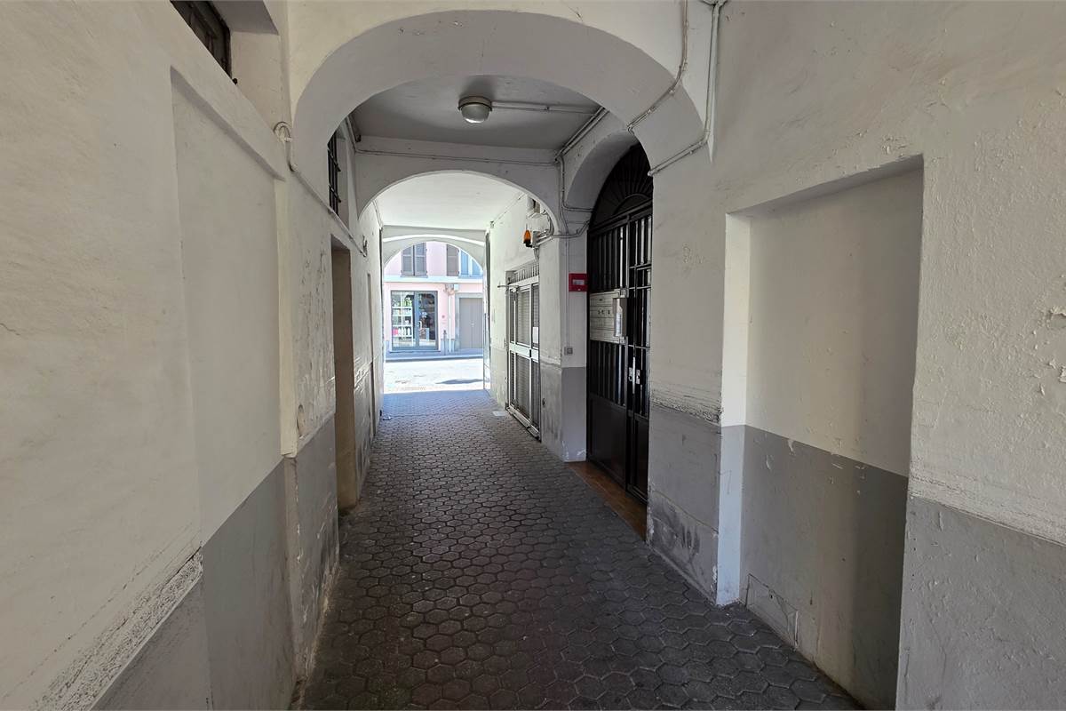 Ottimo Bilocale Ristrutturato a Como